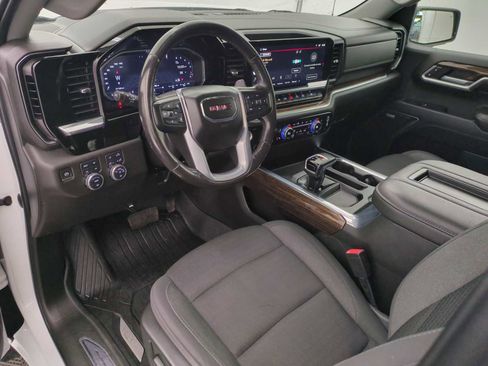 Used 2022 GMC Sierra 1500 Elevation w/ Preferred Package image 2