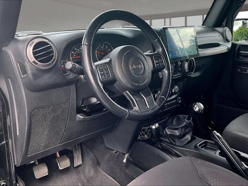 Used 2017 Jeep Wrangler Unlimited Sport w/ Quick Order Package 23S AWD/4WD image 14