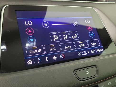 Used 2022 Cadillac XT4 Sport w/ Enhanced Visibility Package FWD image 26