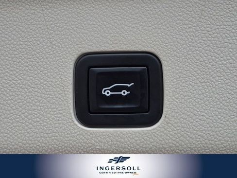 Used 2021 Cadillac Escalade Premium Luxury Platinum w/ Heavy-Duty Trailer Package image 32