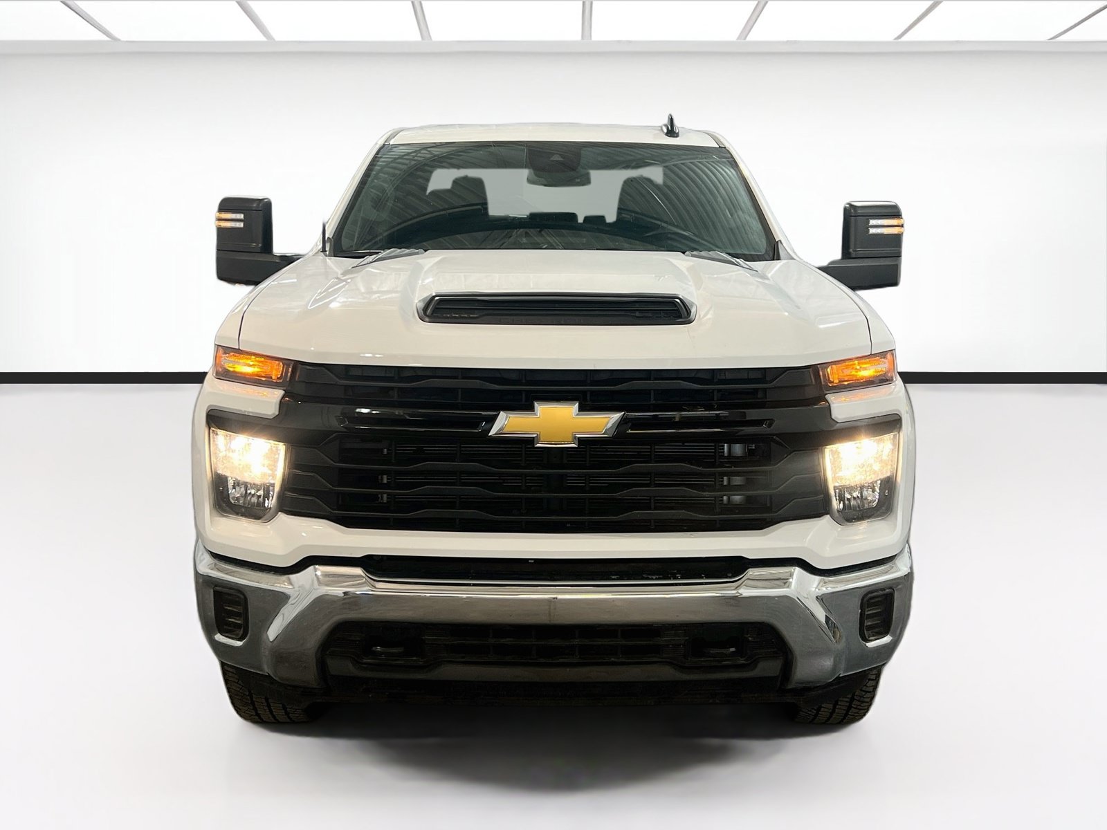 Used 2025 Chevrolet Silverado 2500 W/T w/ WT Convenience Package AWD/4WD image 2