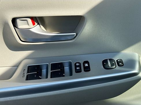 Used 2012 Toyota Prius V Two FWD image 20