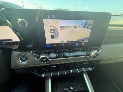 Used 2023 Chevrolet Colorado ZR2 w/ Desert Boss Special Edition image 10