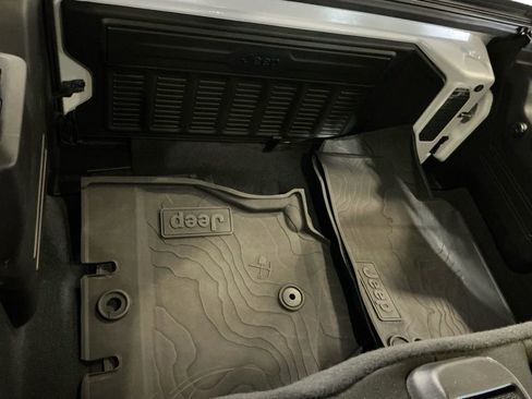 Used 2022 Jeep Wrangler Unlimited Sport image 30