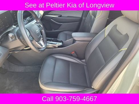 Used 2025 Chevrolet Trax ACTIV w/ Sunroof Package FWD image 14