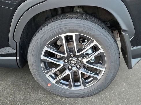 New 2026 Toyota Corolla Cross XLE AWD/4WD image 5