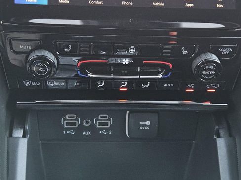 New 2025 Jeep Grand Cherokee L Limited image 11