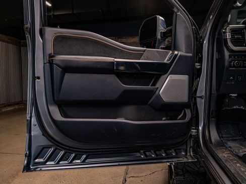 Used 2023 Ford F350 Platinum image 28