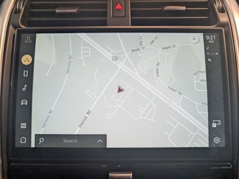 Used 2024 Land Rover Discovery Dynamic SE image 20