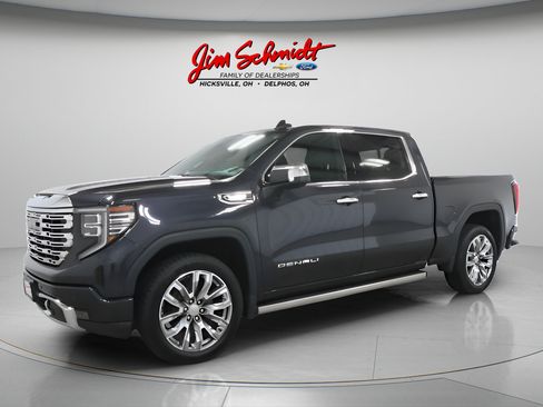 Used 2024 GMC Sierra 1500 Denali w/ Denali Reserve Package AWD/4WD image 2
