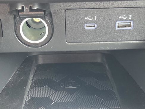 Used 2023 Nissan Versa SR w/ Trunk Package image 28