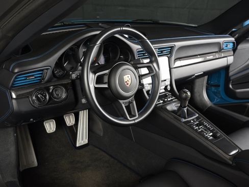 Used 2019 Porsche 911 Speedster RWD image 4