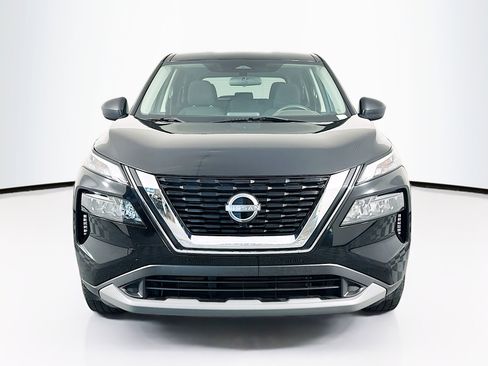 Used 2023 Nissan Rogue S image 2