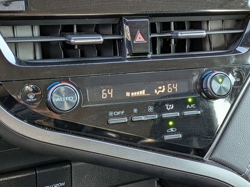 Used 2023 Toyota Camry SE FWD image 23