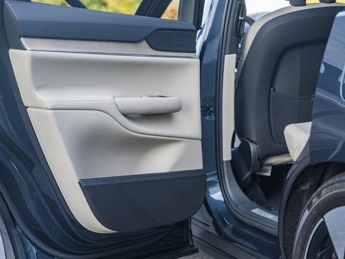 New 2025 Volvo EX90 Ultra w/ Protection Package Premier image 32