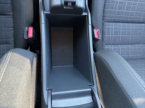 New 2026 Honda HR-V LX image 23