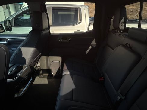 Used 2022 Chevrolet Silverado 1500 High Country w/ High Country Premium Package image 11