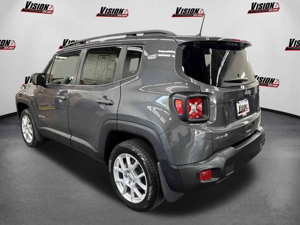 Used 2023 Jeep Renegade Latitude w/ Sun/Sound Group AWD/4WD image 7