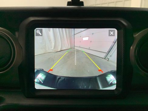 Used 2023 Jeep Gladiator Sport image 26