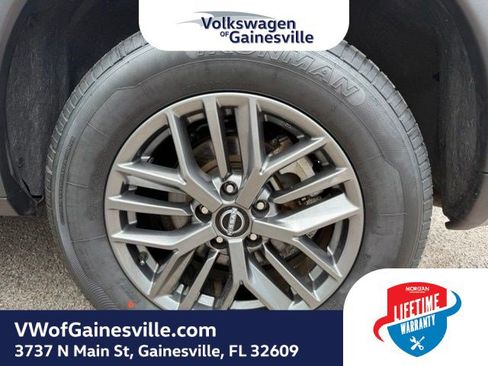 Used 2024 Nissan Rogue S FWD image 29