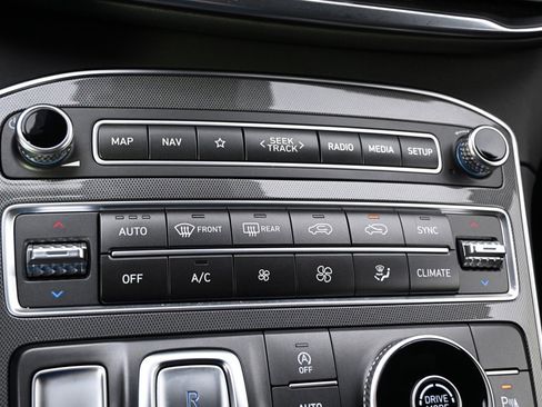 Used 2022 Hyundai Santa Fe Calligraphy image 32