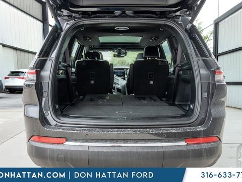 Used 2024 Jeep Grand Cherokee L Limited w/ Luxury Tech Group II AWD/4WD image 32