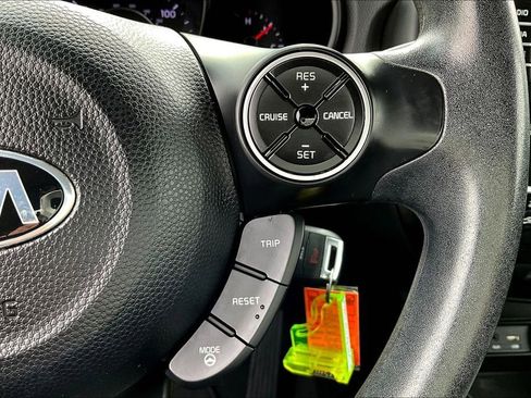 Used 2015 Kia Soul + FWD image 11