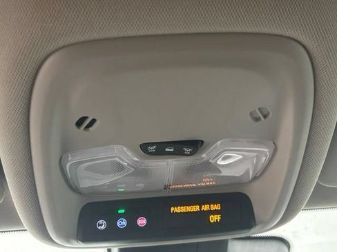 Used 2025 Buick Encore GX Preferred FWD image 34