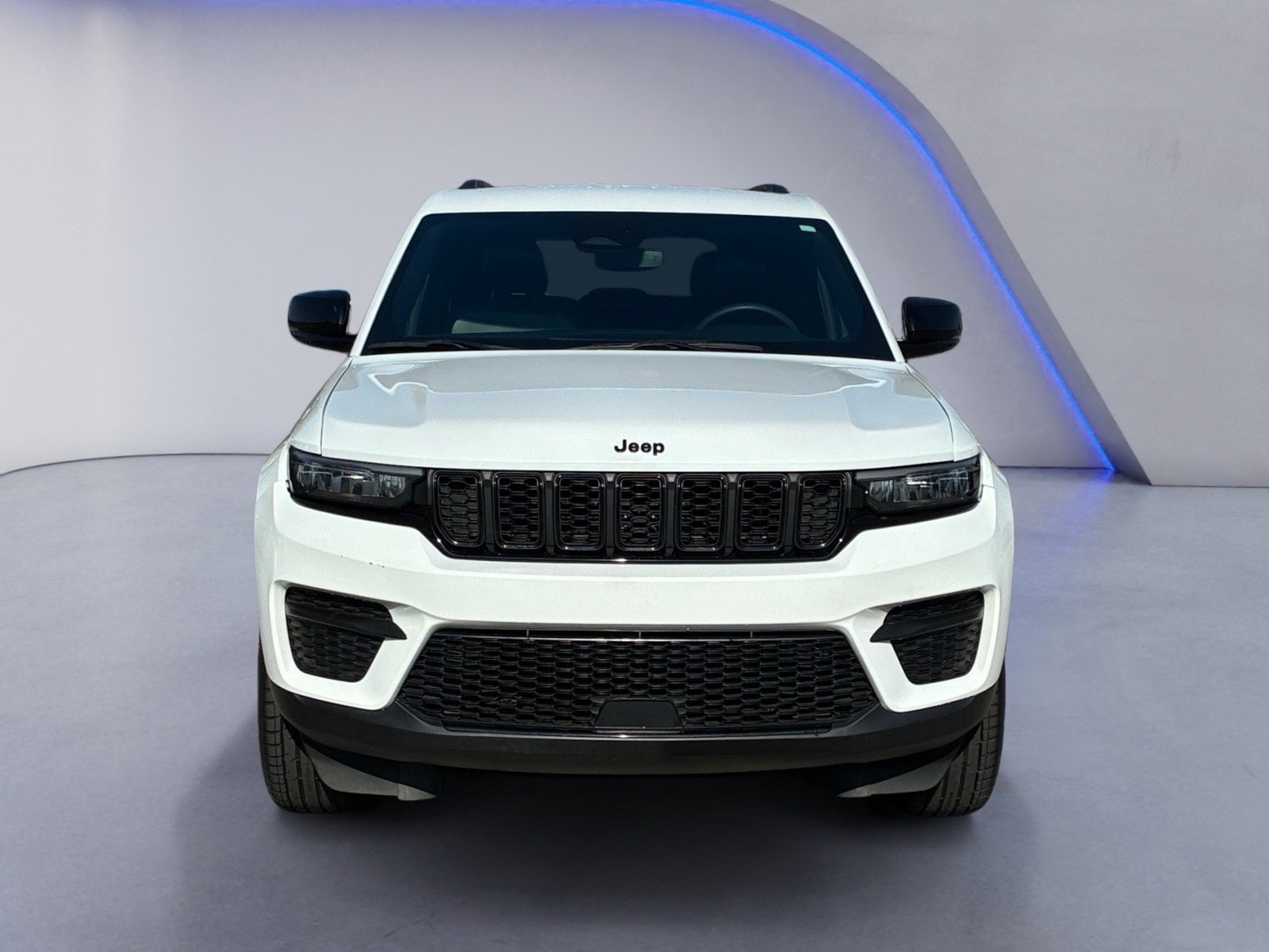 Used 2024 Jeep Grand Cherokee Altitude RWD image 7