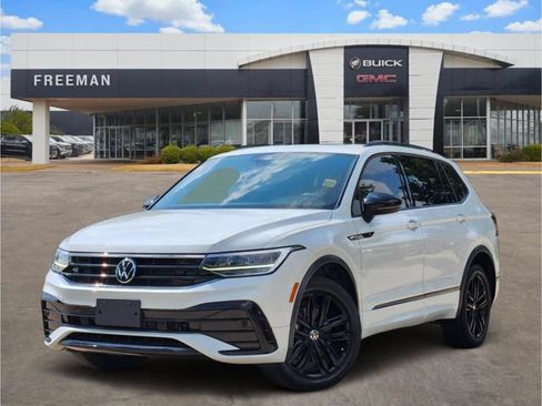 Used 2022 Volkswagen Tiguan SE R-Line FWD image 1