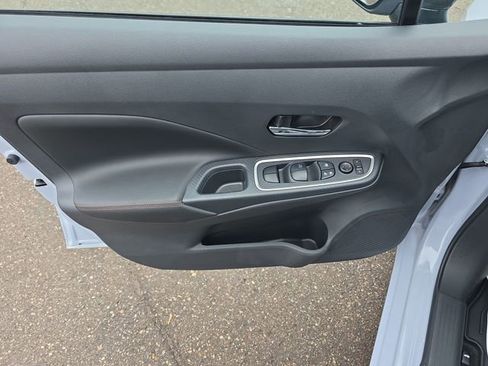 New 2025 Nissan Versa SR w/ Trunk Package image 13