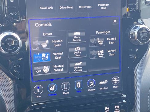 Used 2020 RAM 1500 Limited AWD/4WD image 33