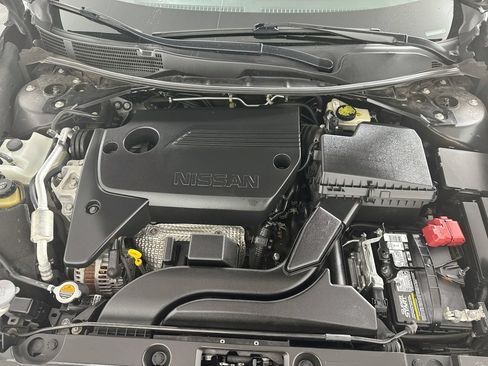 Used 2016 Nissan Altima 2.5 SL w/ 2.5 Technology w/LED Package FWD image 9