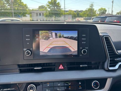 Used 2025 Kia Sportage LX FWD image 23