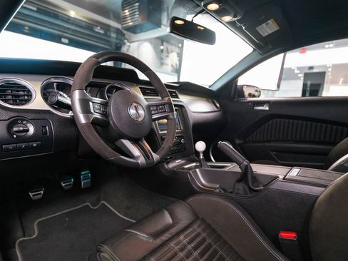 Used 2014 Ford Mustang Shelby GT500 w/ Equipment Group 821A RWD image 4