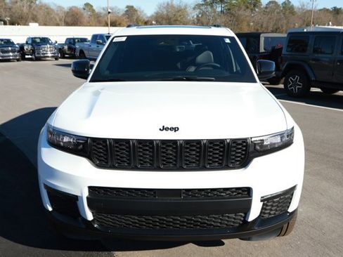 New 2025 Jeep Grand Cherokee L Limited w/ Black Appearance Package image 2