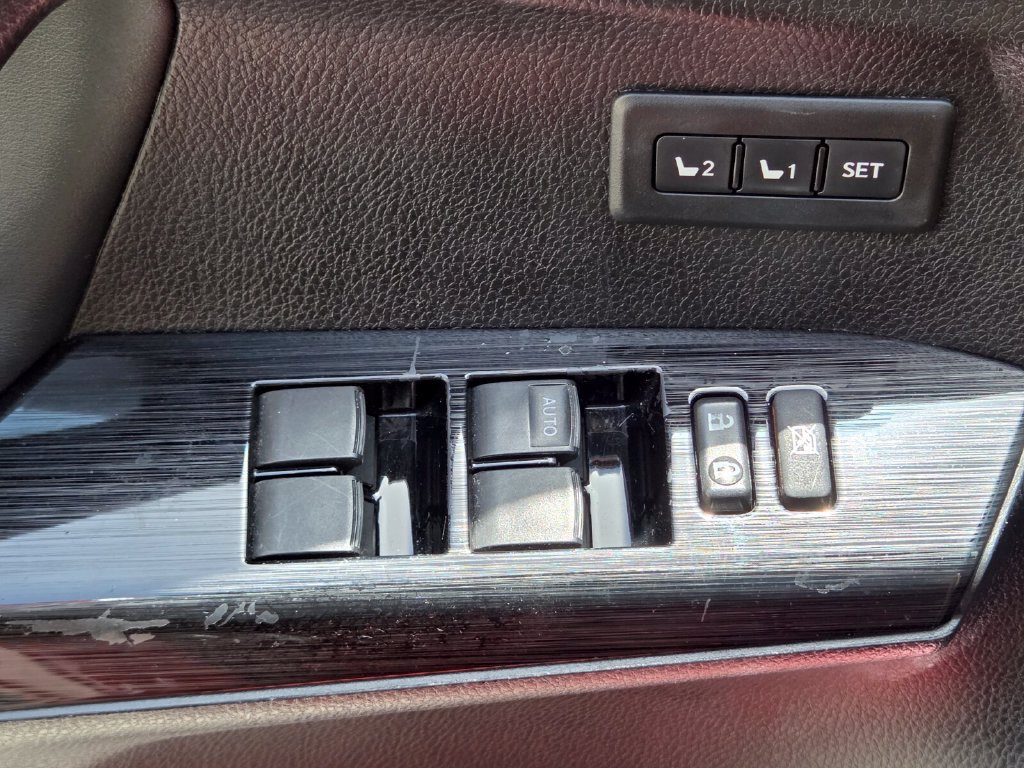 Used 2017 Toyota RAV4 Limited FWD image 32