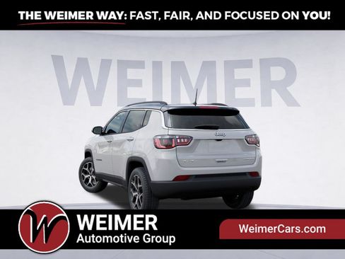 Used 2025 Jeep Compass Limited w/ Sun & Sound Group AWD/4WD image 3