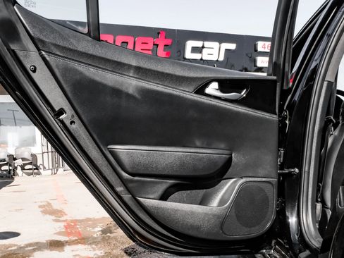 Used 2021 Kia Stinger GT-Line image 42