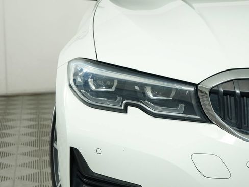 Used 2020 BMW 330i xDrive Sedan w/ Premium Package AWD/4WD image 11