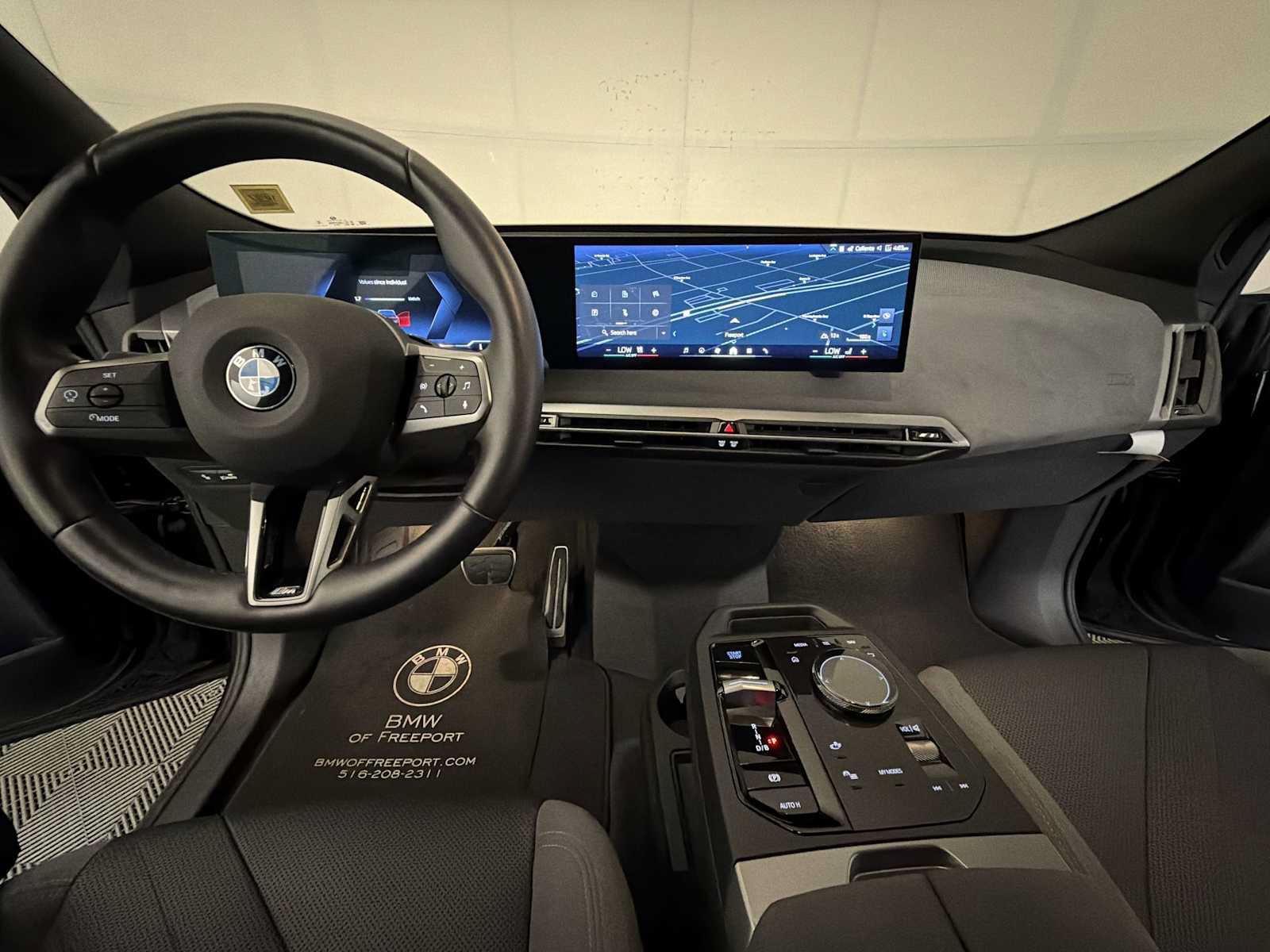 Used 2026 BMW iX xDrive60 w/ M Sport Package AWD/4WD image 16