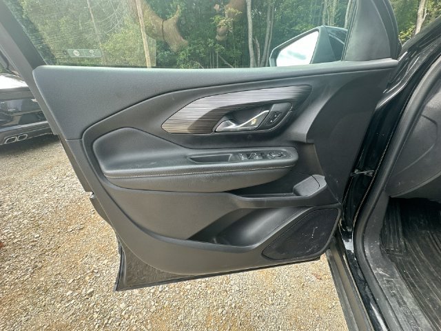 Used 2024 GMC Terrain SLE FWD image 27