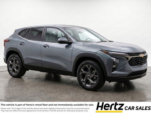 Used 2025 Chevrolet Trax LT FWD image 1