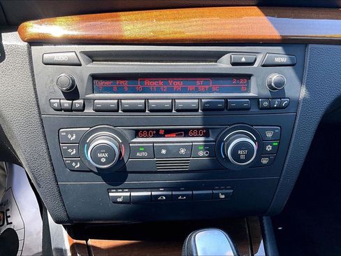 Used 2009 BMW 128i Convertible RWD image 14