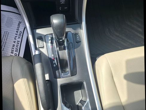 Used 2015 Honda Accord Touring image 15