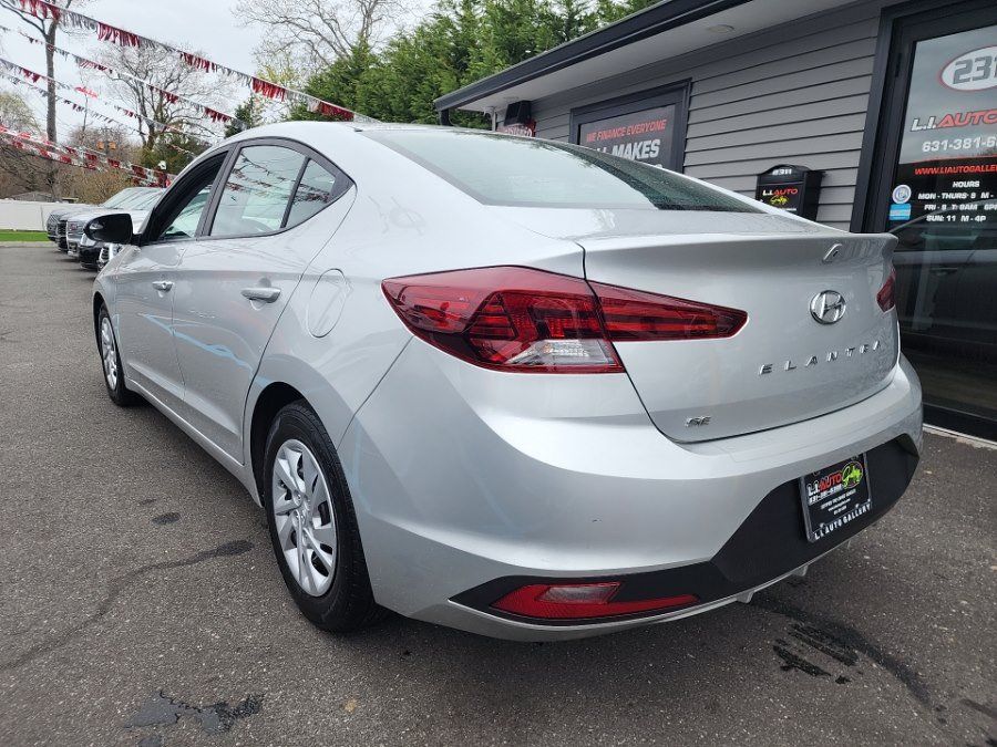 Used 2019 Hyundai Elantra SE w/ Cargo Package FWD image 2