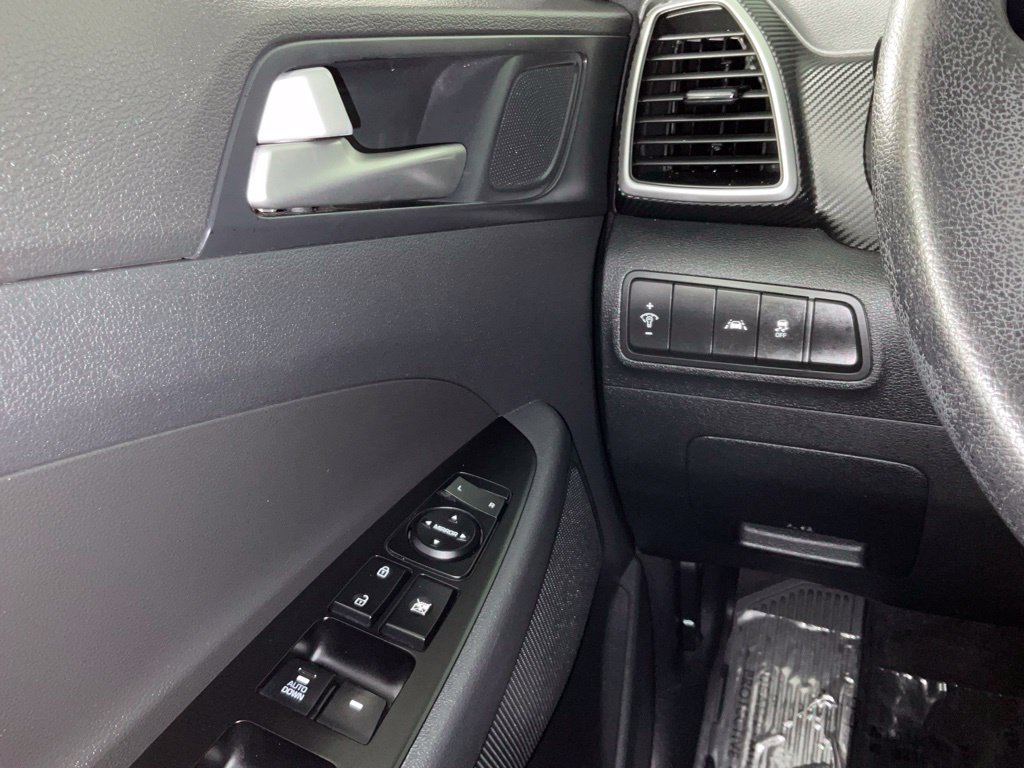 Used 2021 Hyundai Tucson SE FWD image 17