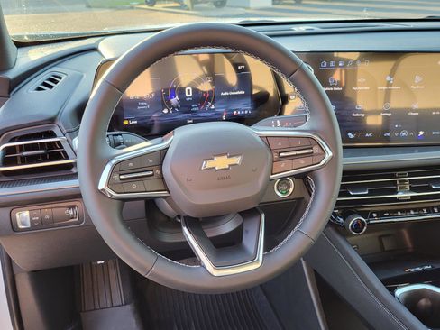 New 2026 Chevrolet Traverse LT w/ Driver Confidence Package FWD image 16
