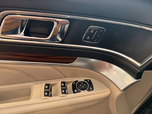 Used 2019 Ford Explorer Limited w/ Class III Trailer Tow Package image 8