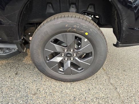 New 2025 Ford F150 Lightning Lariat image 9